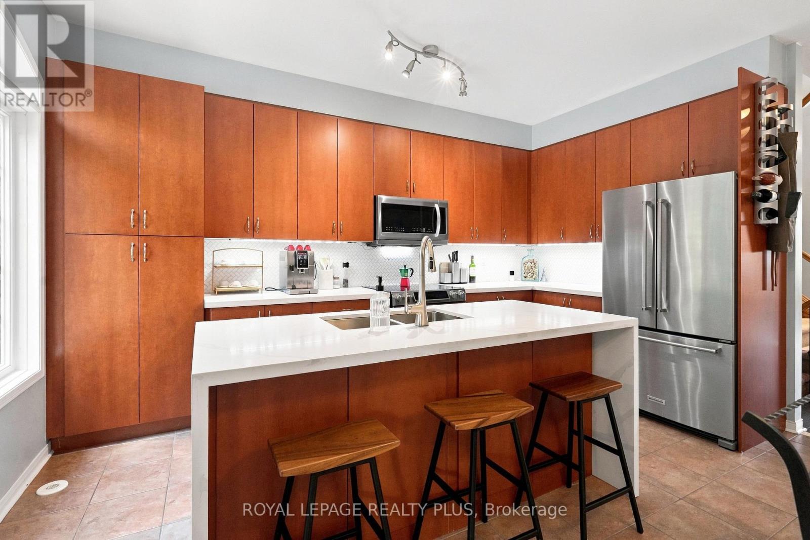 2333 Sutton Drive, Burlington, ON