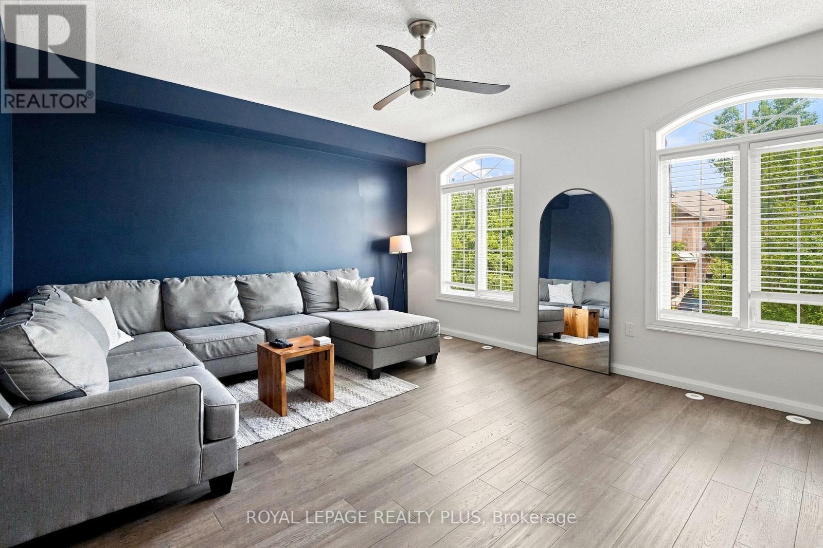 2333 Sutton Drive, Burlington, ON