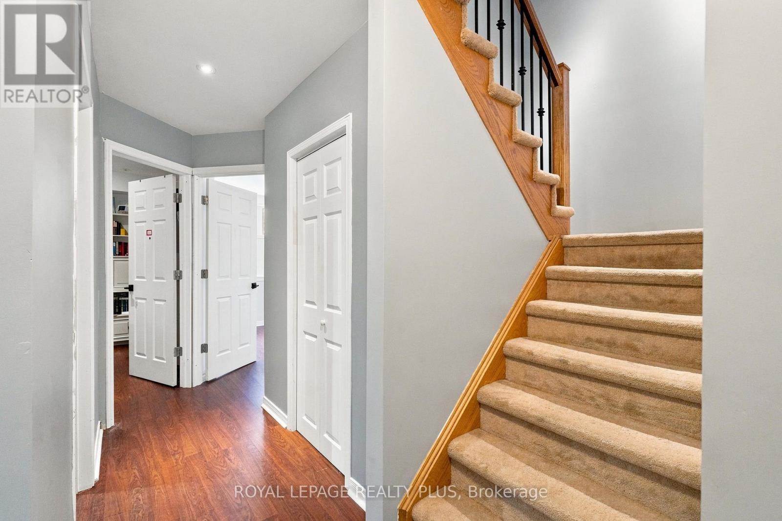 2333 Sutton Drive, Burlington, ON