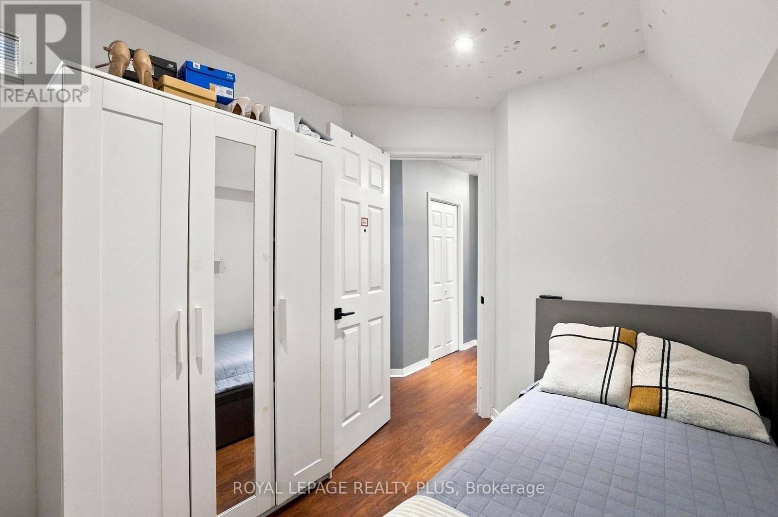 2333 Sutton Drive, Burlington, ON