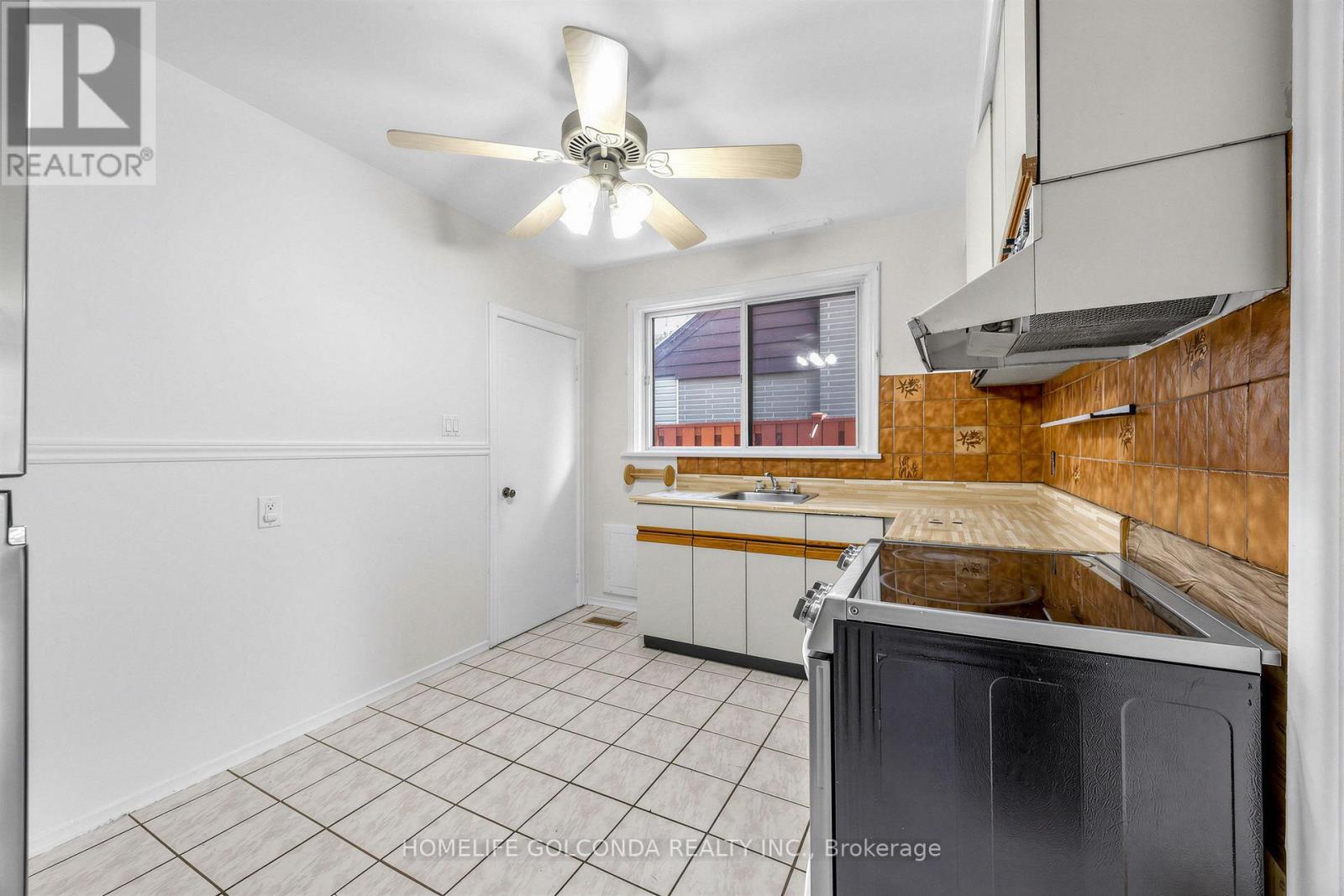 9 Moorecroft Crescent, Toronto, ON