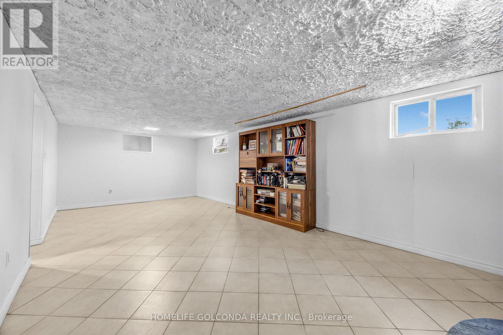 9 Moorecroft Crescent, Toronto, ON