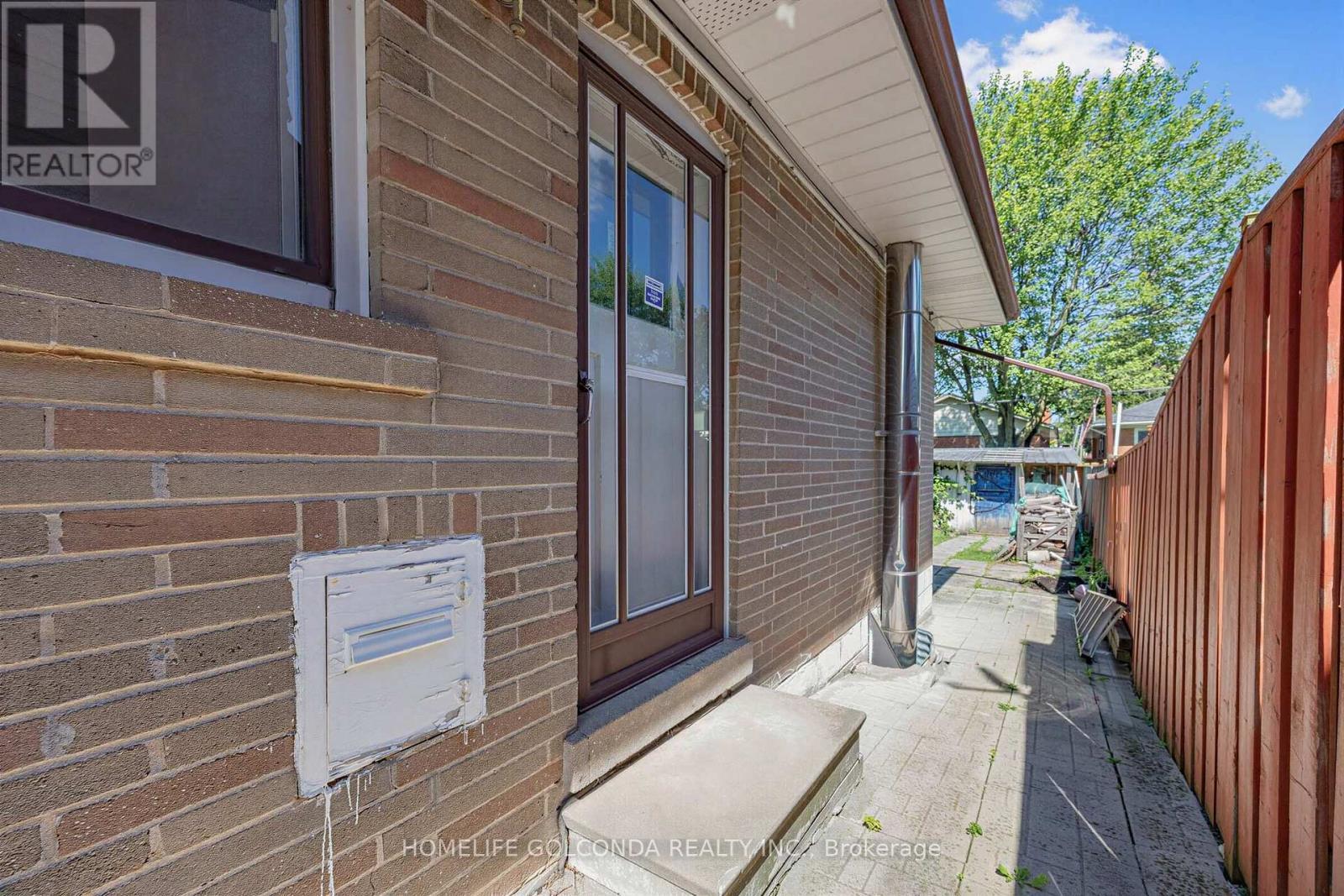 9 Moorecroft Crescent, Toronto, ON