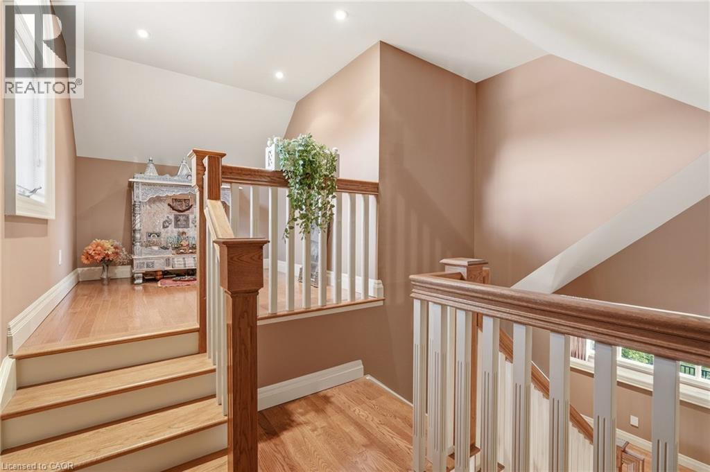 28 Millcreek Court, Ancaster, ON