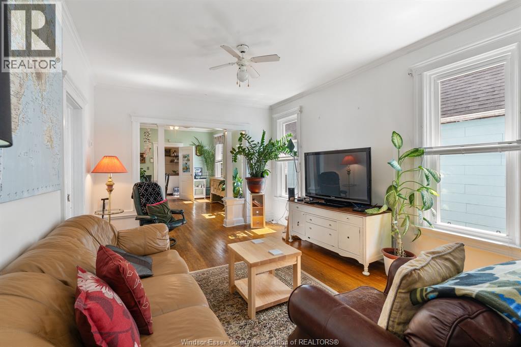 516 Langlois, Windsor, ON