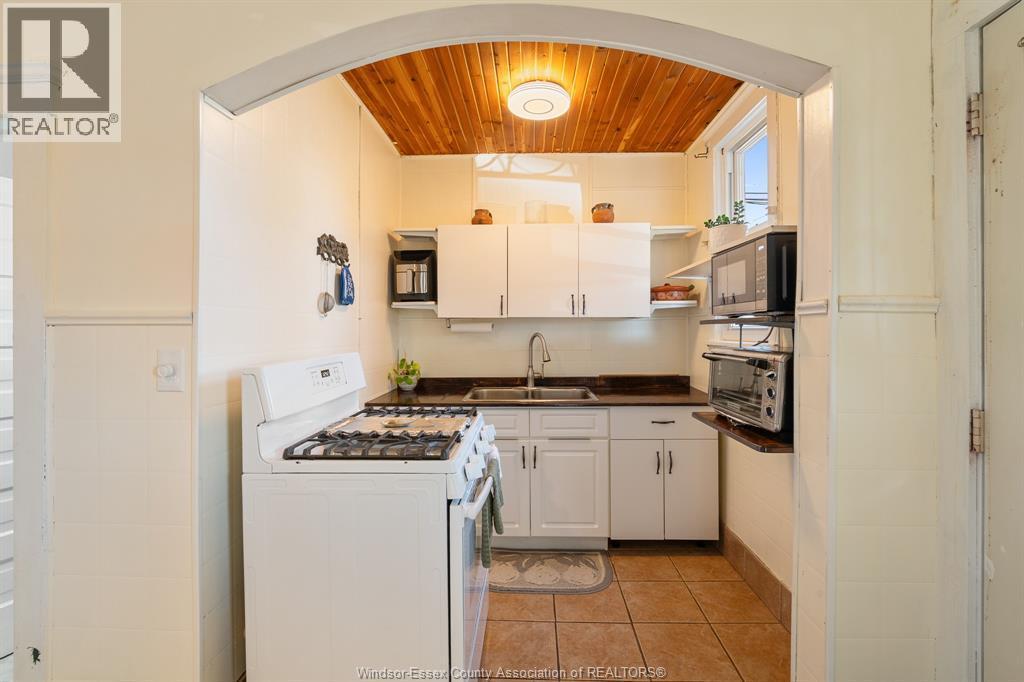 516 Langlois, Windsor, ON