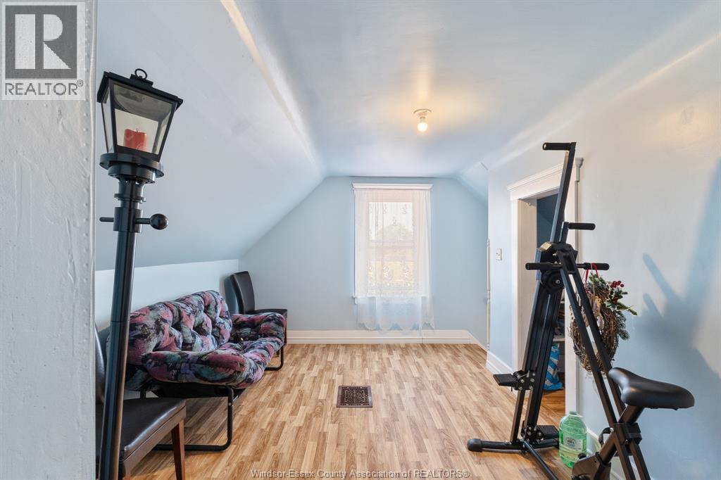516 Langlois, Windsor, ON