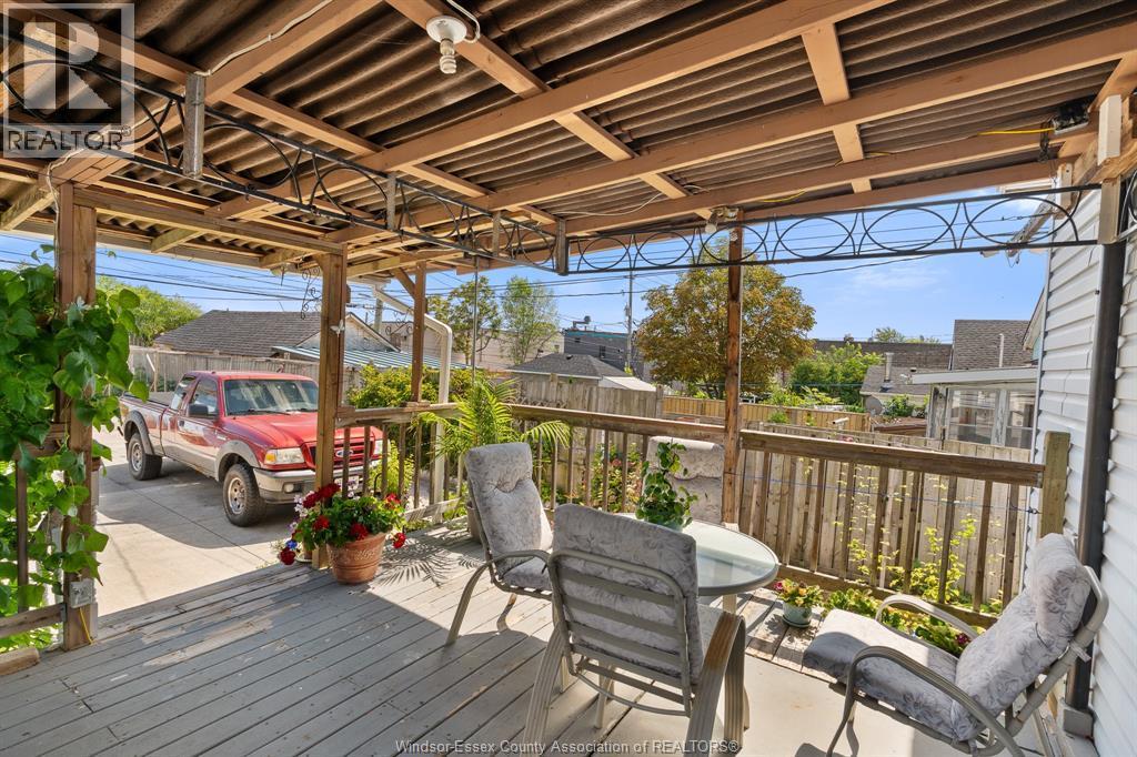 516 Langlois, Windsor, ON