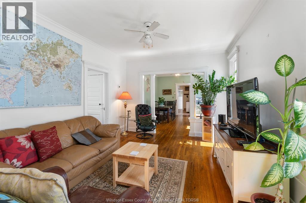 516 Langlois, Windsor, ON