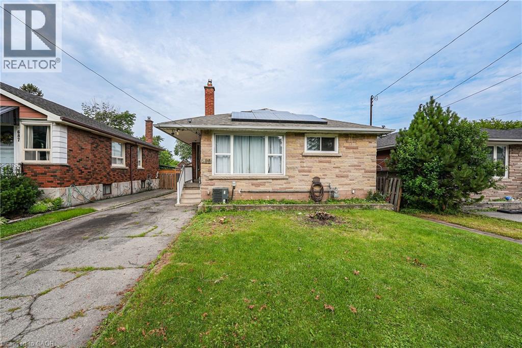689 Burgess Avenue, Hamilton, ON