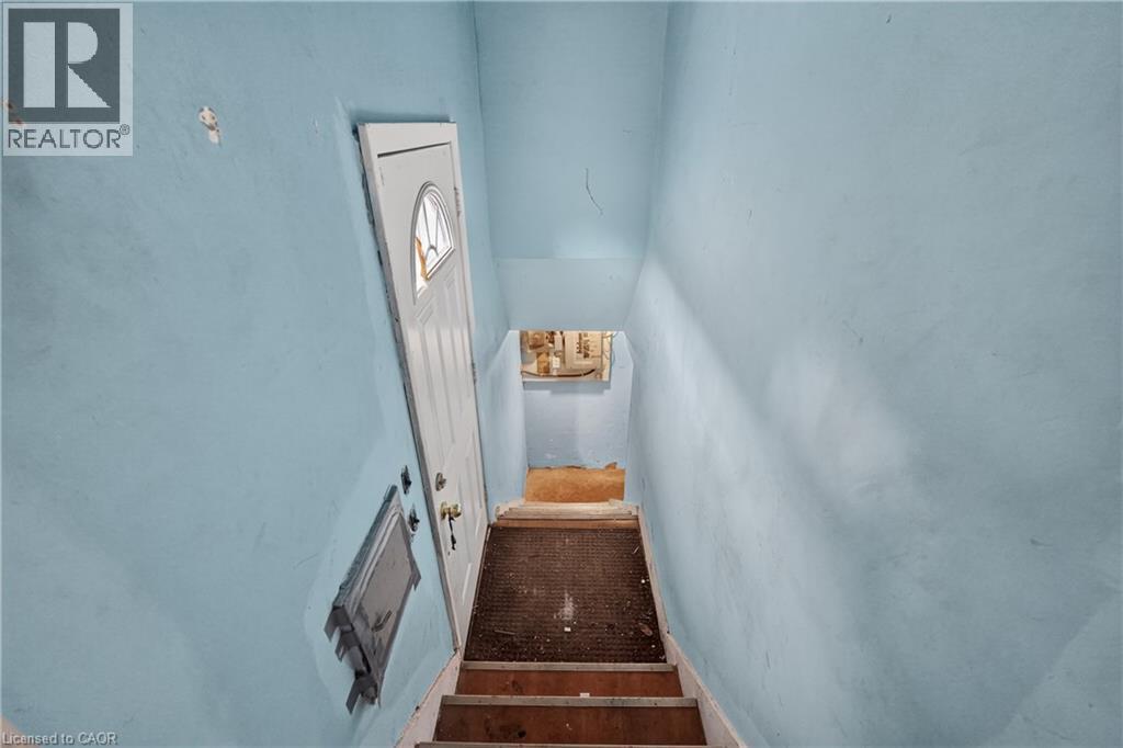 689 Burgess Avenue, Hamilton, ON