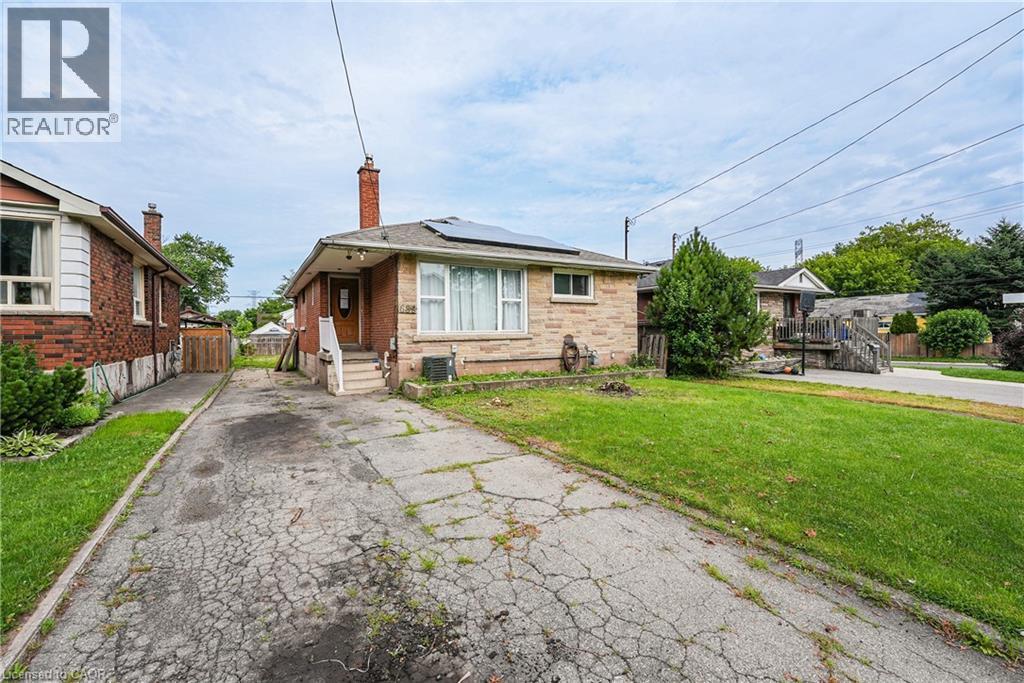 689 Burgess Avenue, Hamilton, ON