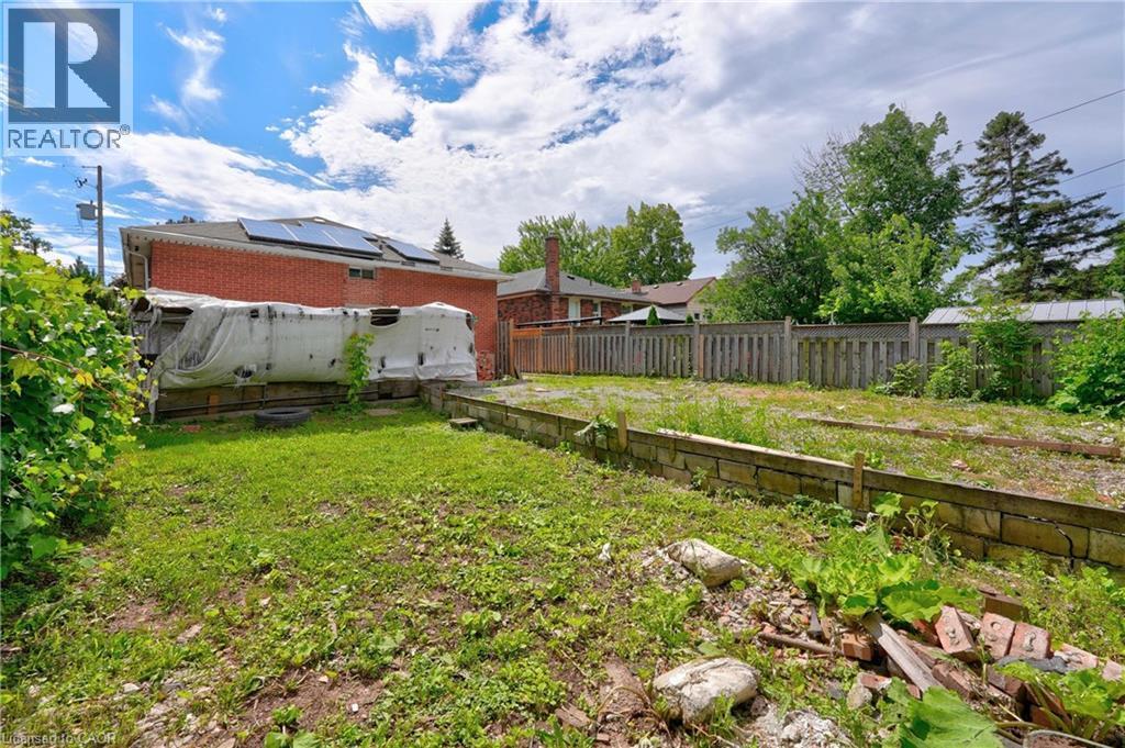 689 Burgess Avenue, Hamilton, ON
