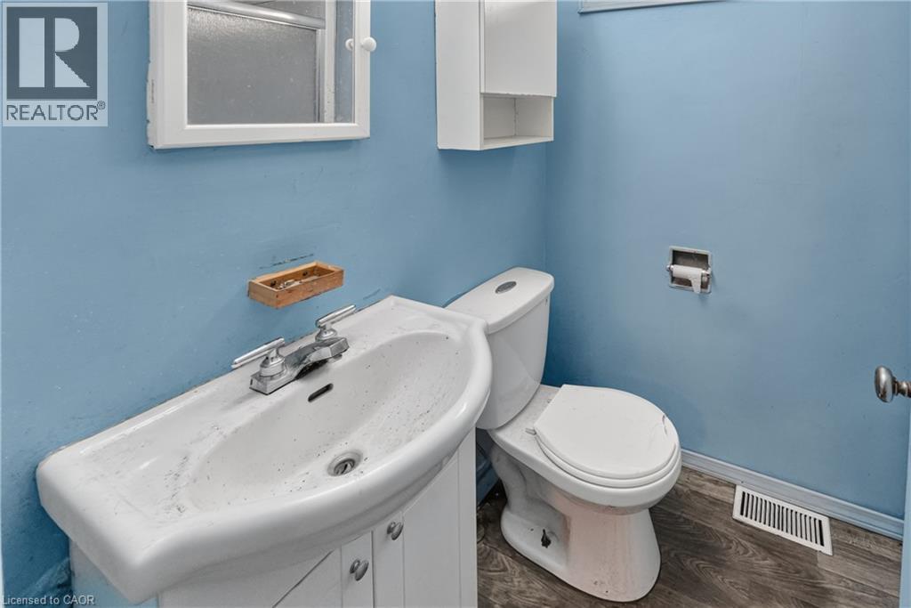 689 Burgess Avenue, Hamilton, ON