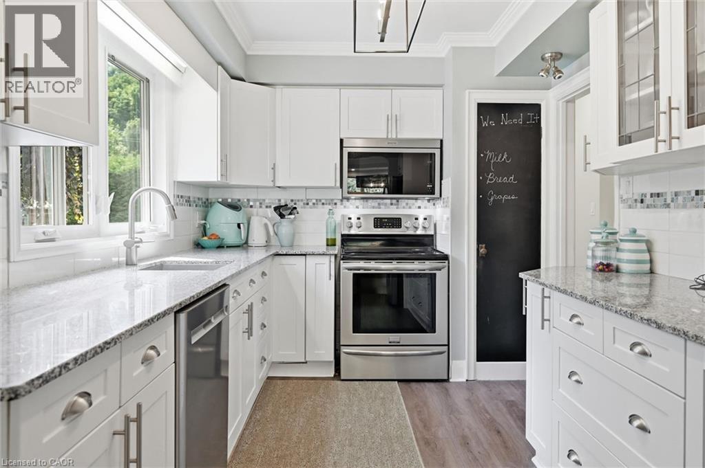 6 Kerman Avenue, Grimsby, ON