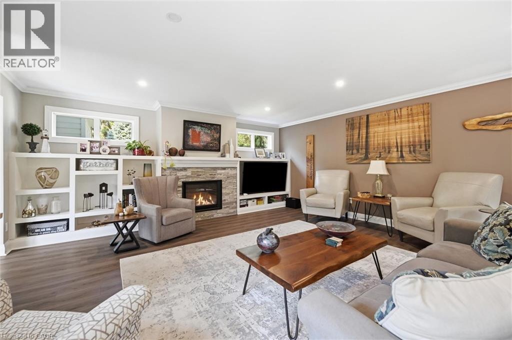 6 Kerman Avenue, Grimsby, ON