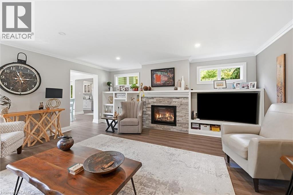 6 Kerman Avenue, Grimsby, ON