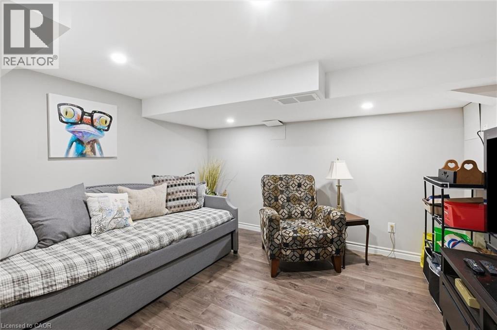 6 Kerman Avenue, Grimsby, ON