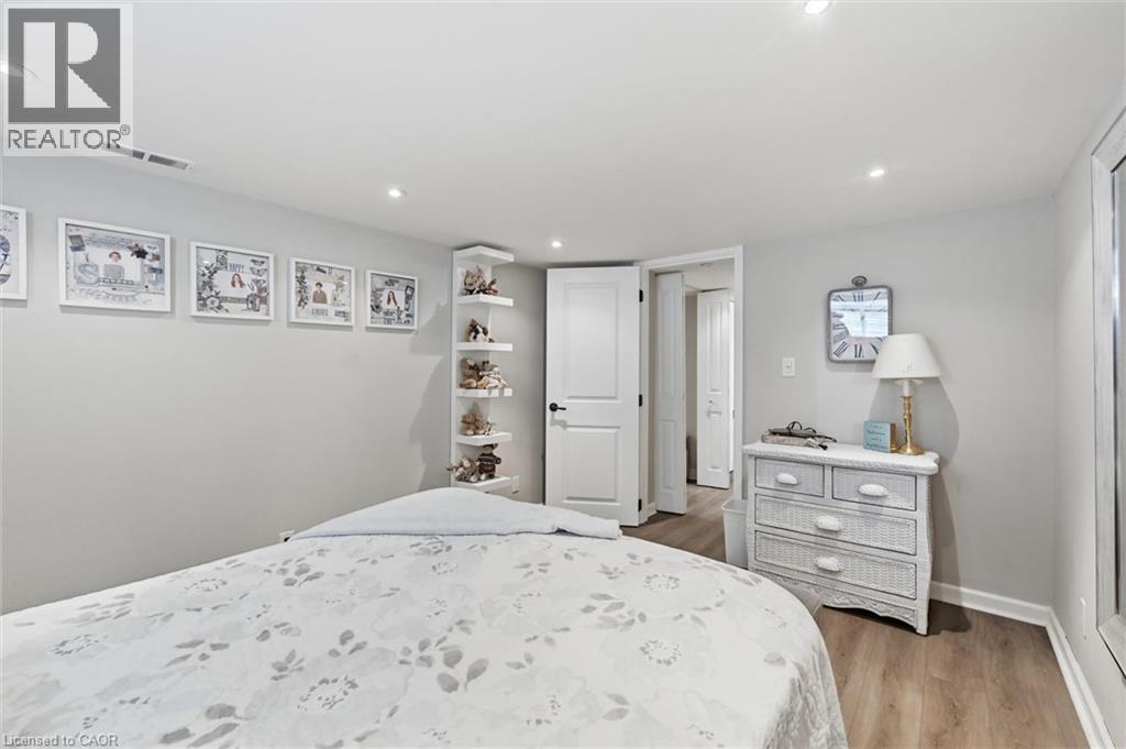 6 Kerman Avenue, Grimsby, ON