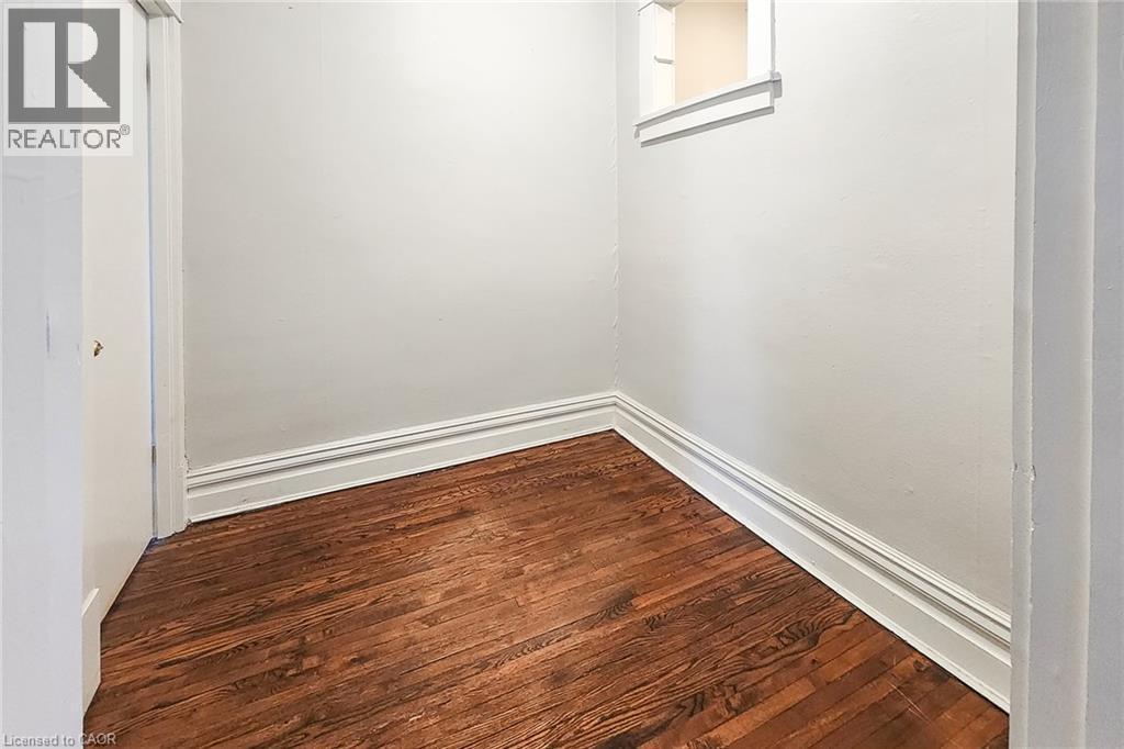 Den - 25 West Avenue S Unit# E, Hamilton, ON