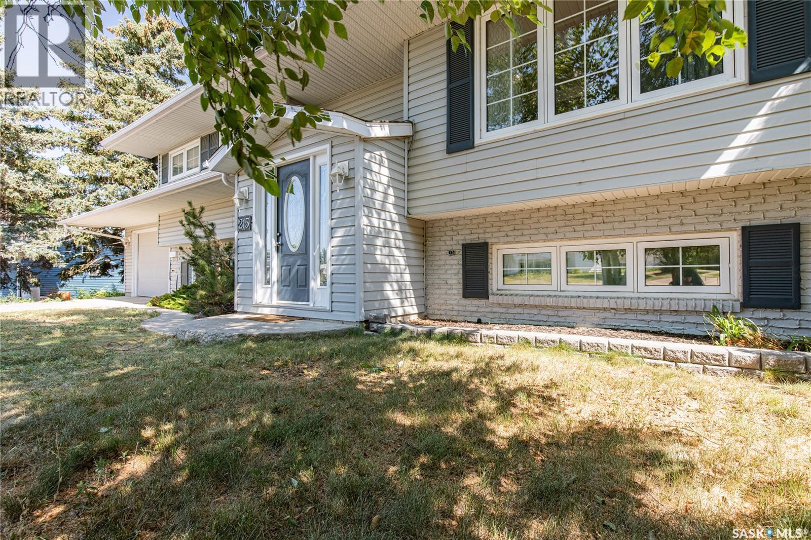 215 Cedar Crescent, Caronport, SK