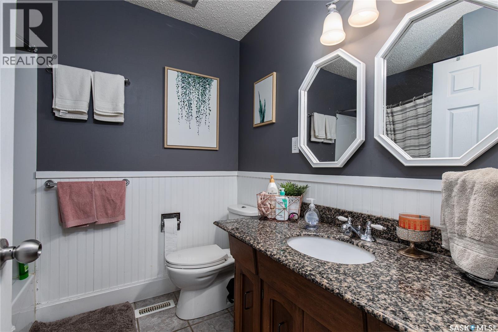 215 Cedar Crescent, Caronport, SK