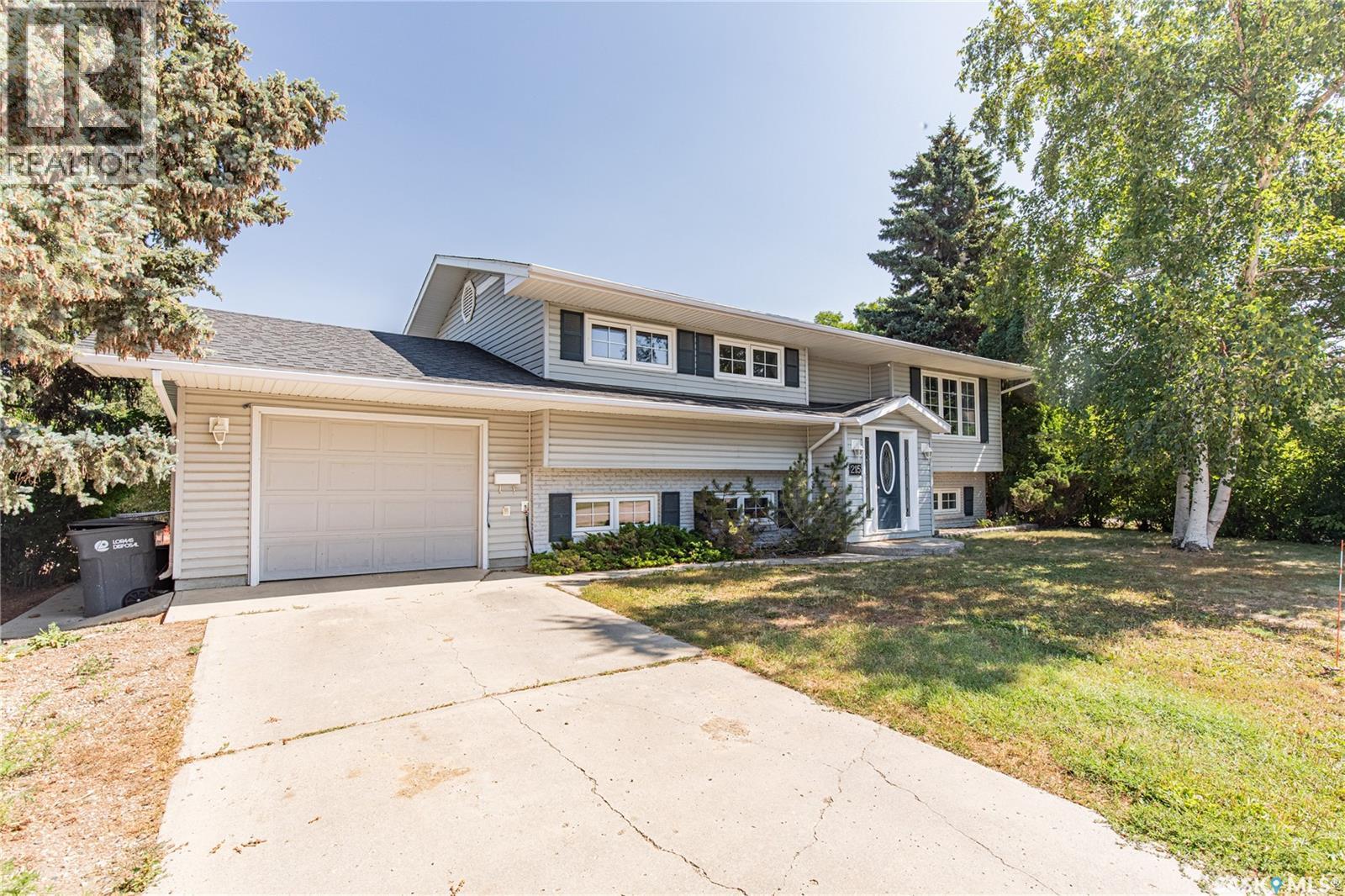 215 Cedar Crescent, Caronport, SK
