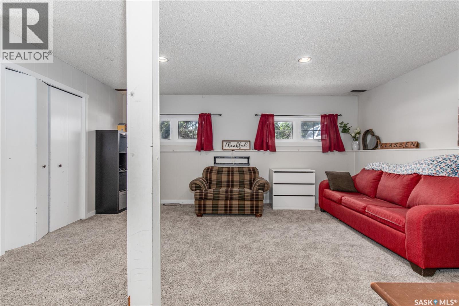 215 Cedar Crescent, Caronport, SK