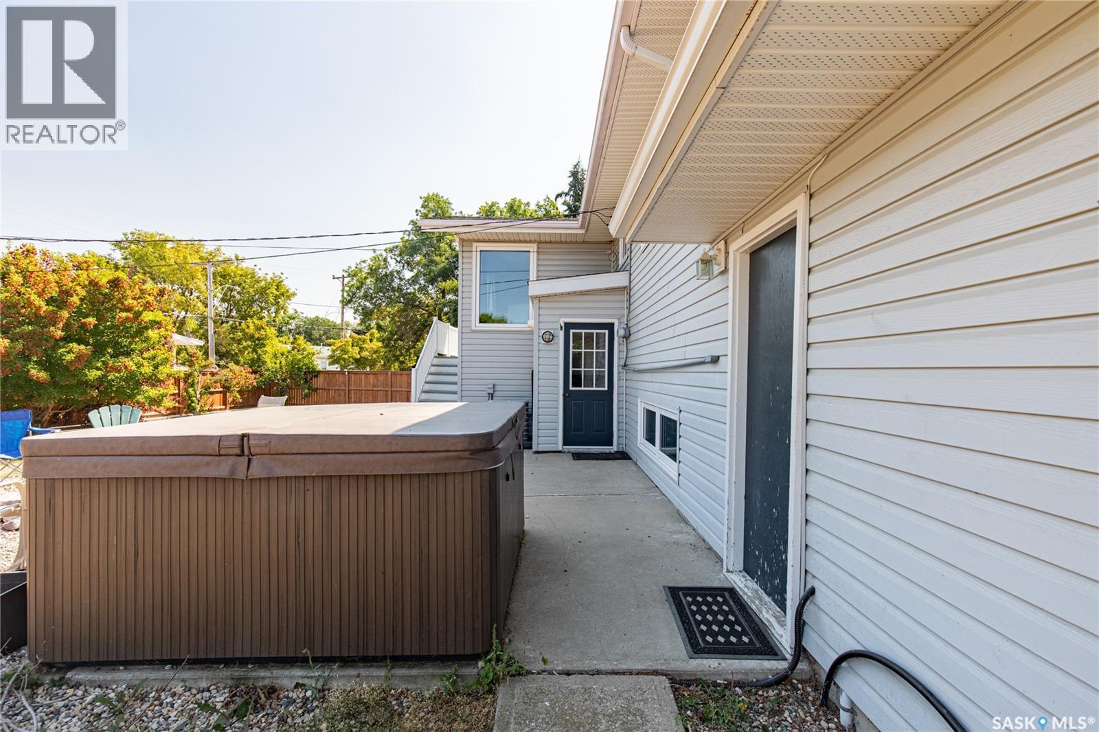 215 Cedar Crescent, Caronport, SK
