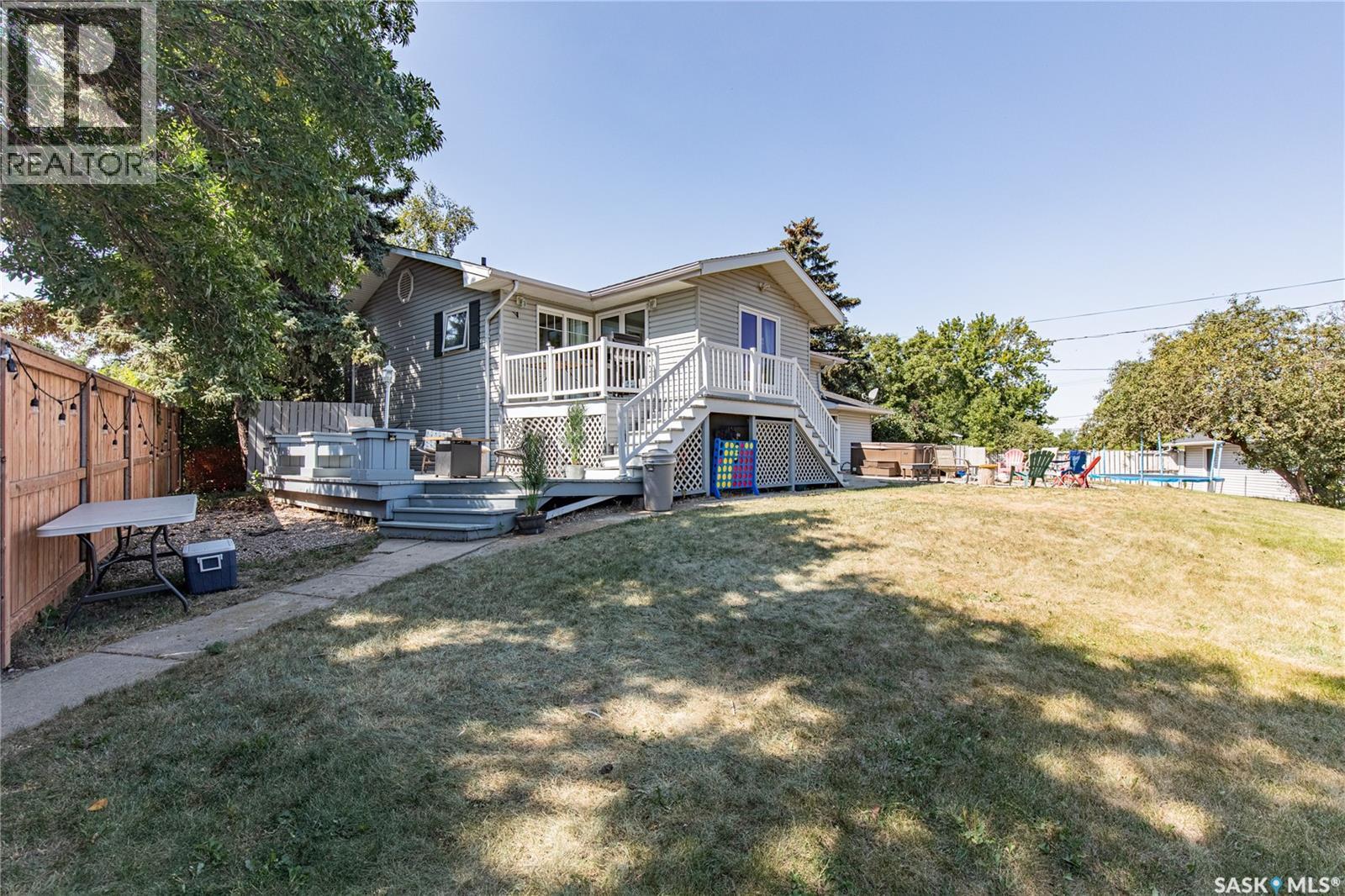 215 Cedar Crescent, Caronport, SK