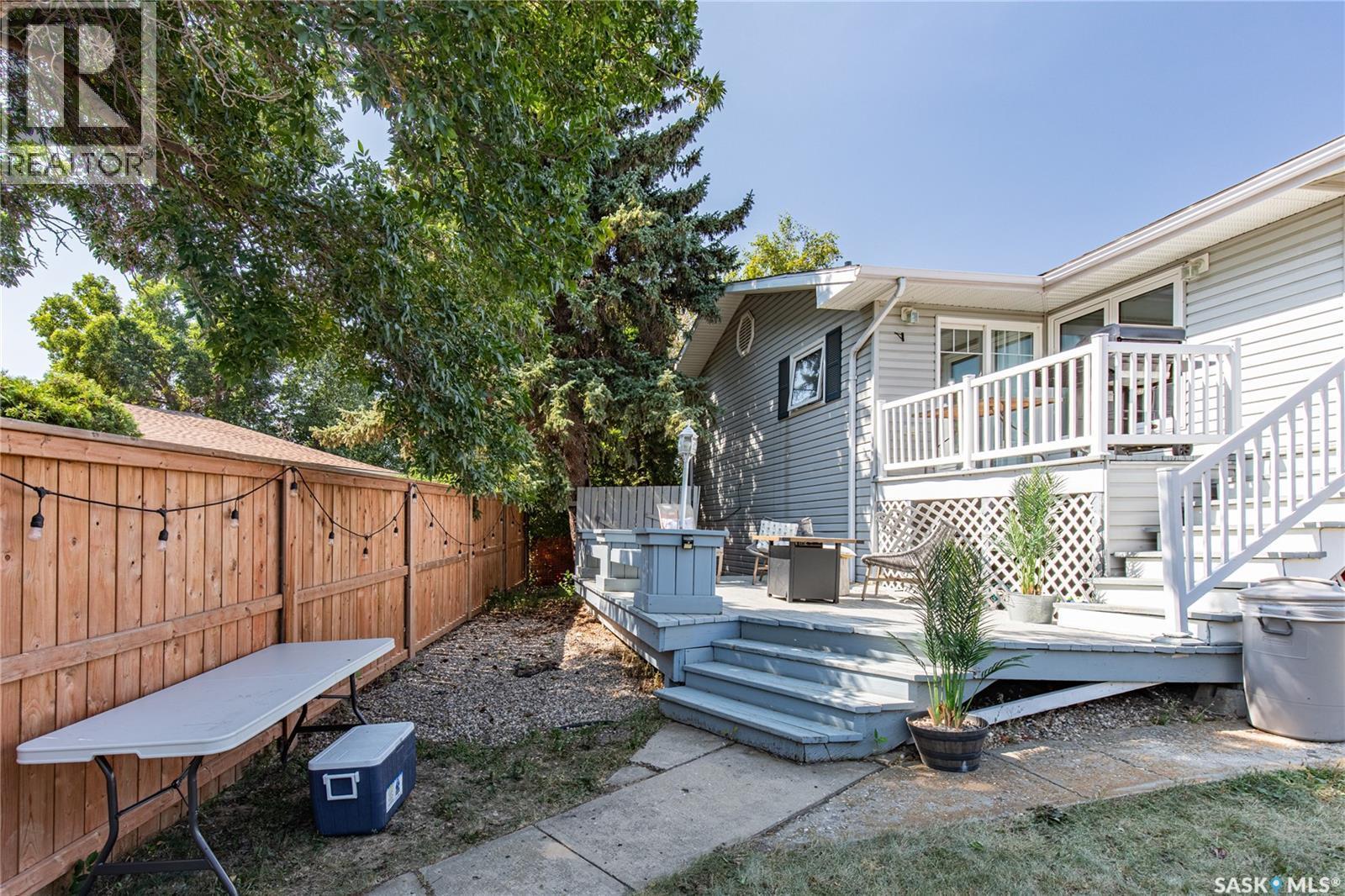 215 Cedar Crescent, Caronport, SK