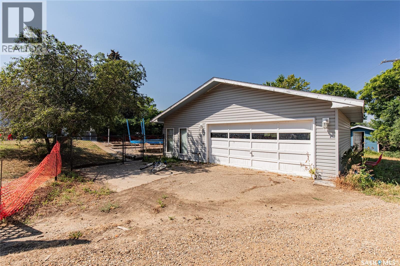 215 Cedar Crescent, Caronport, SK