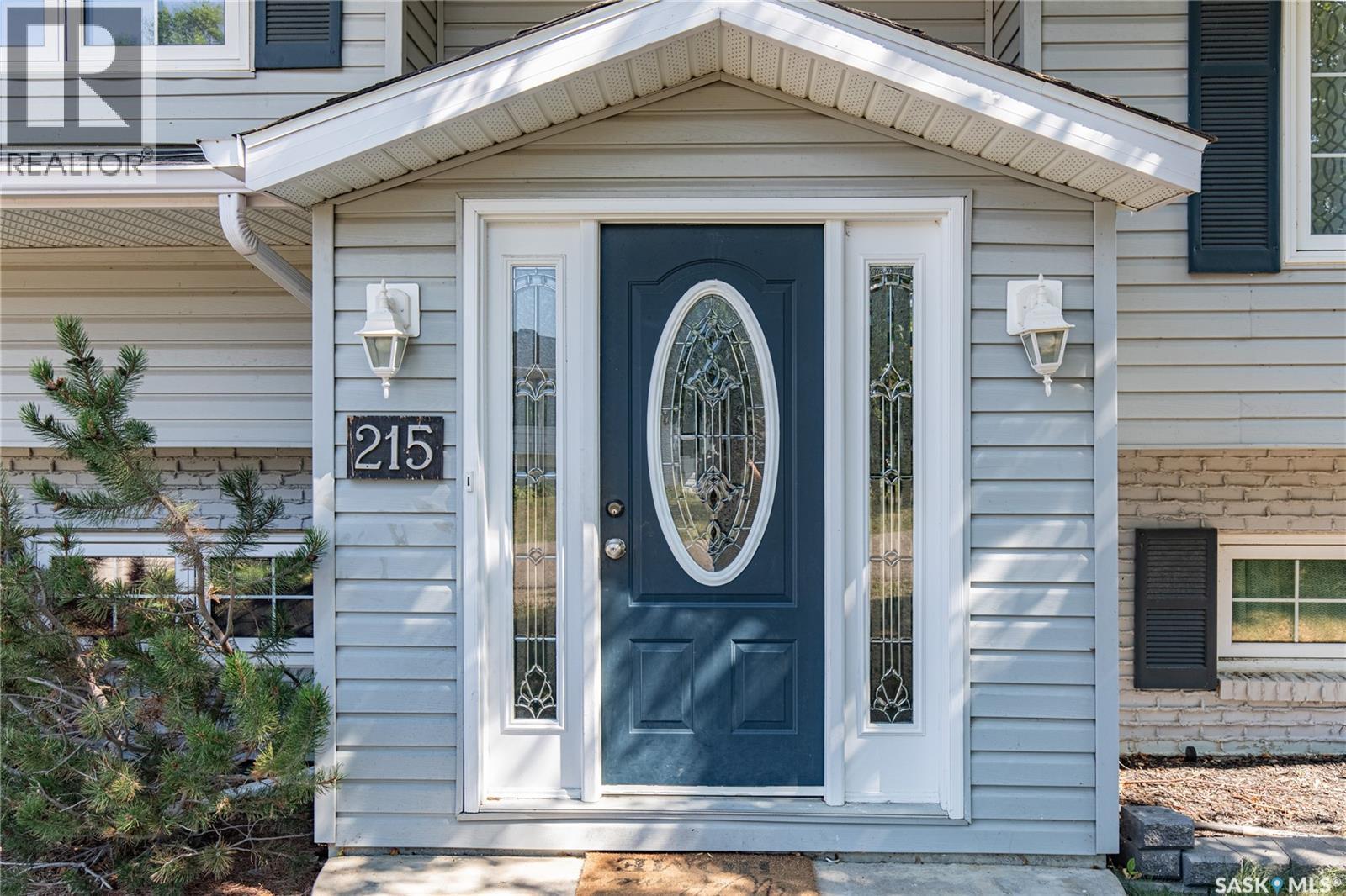 215 Cedar Crescent, Caronport, SK