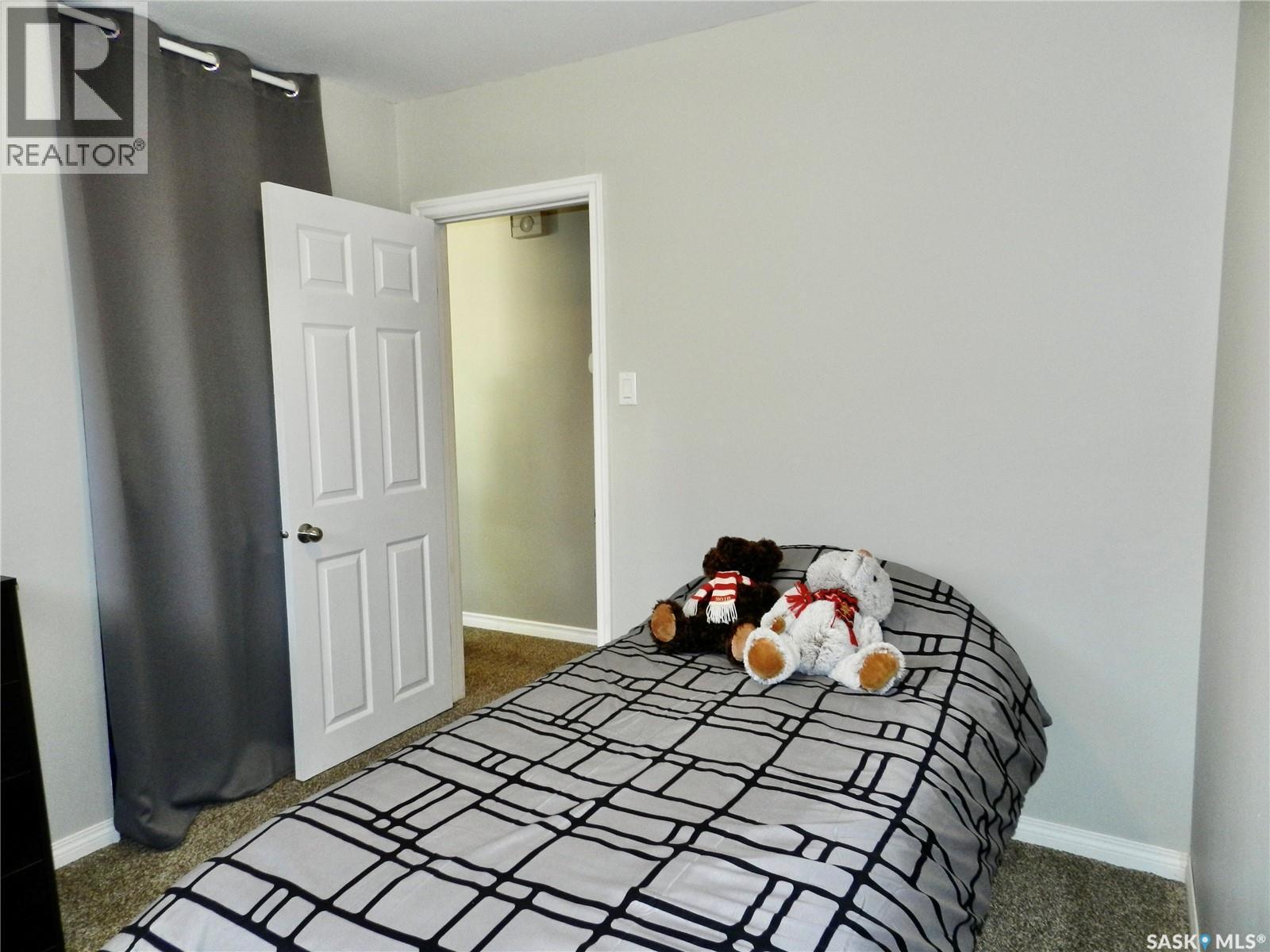 1037 Bogue Avenue, Moose Jaw, SK