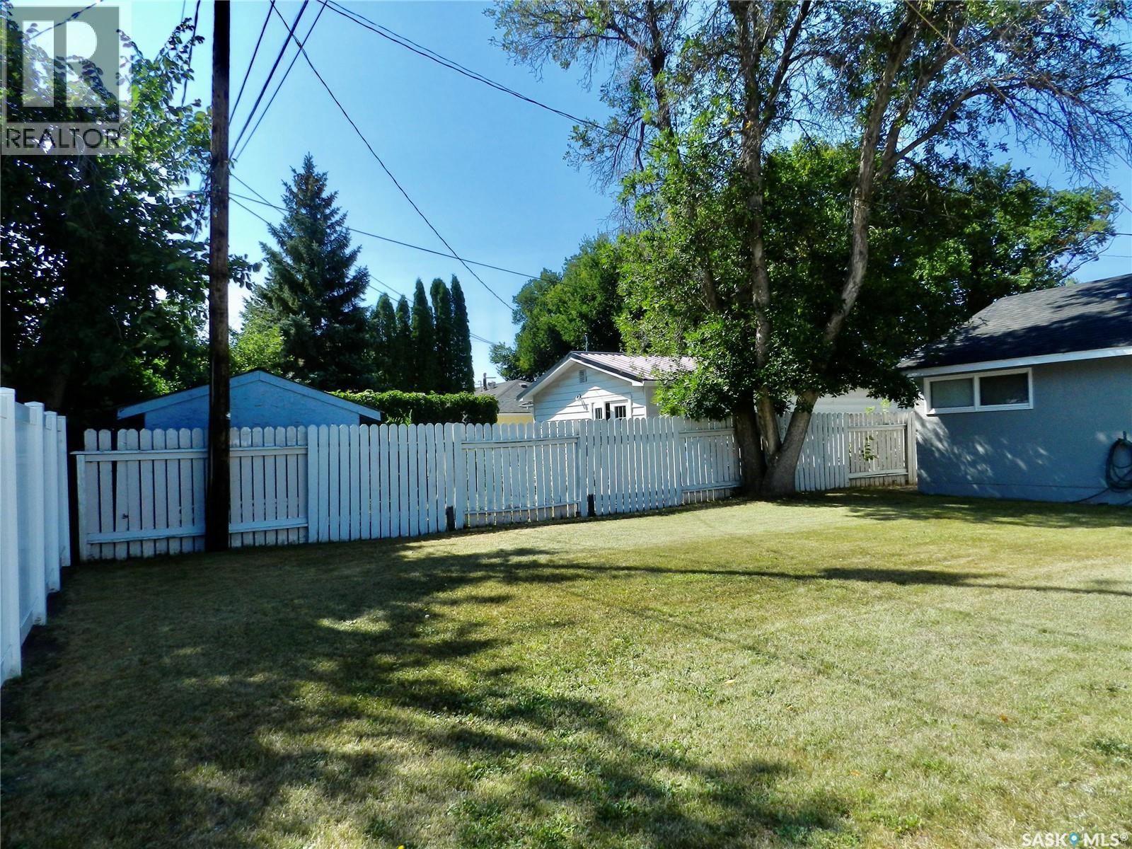 1037 Bogue Avenue, Moose Jaw, SK