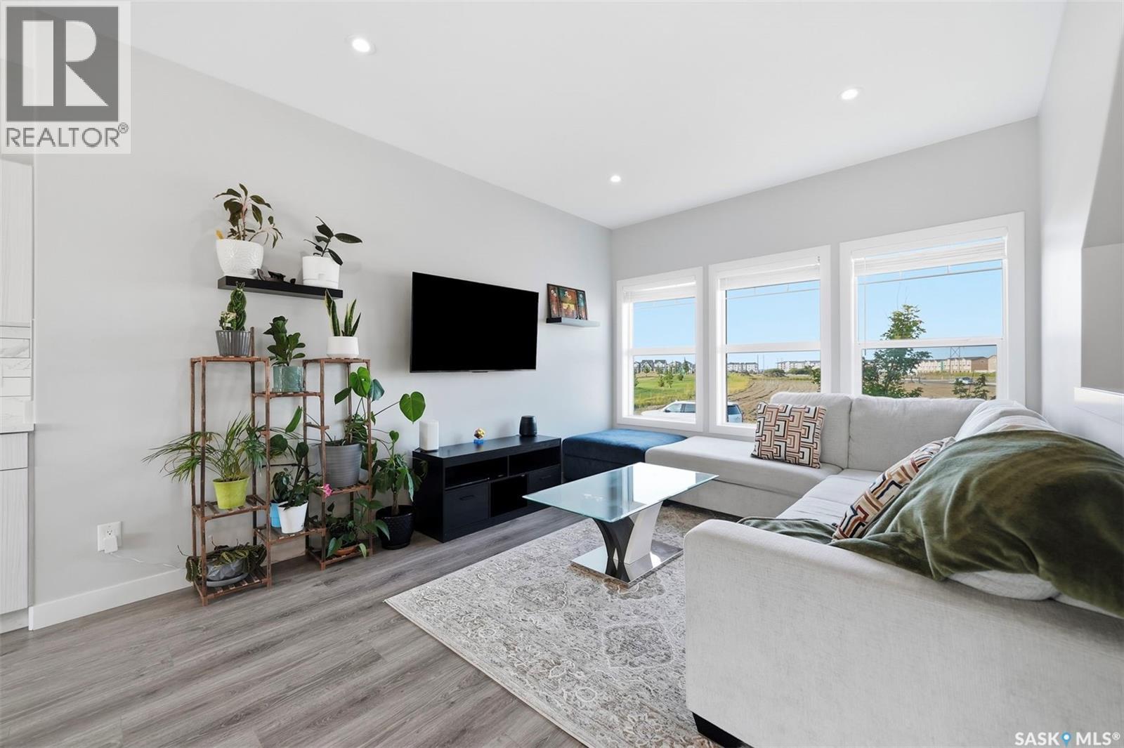 562 Stilling Way, Saskatoon, SK