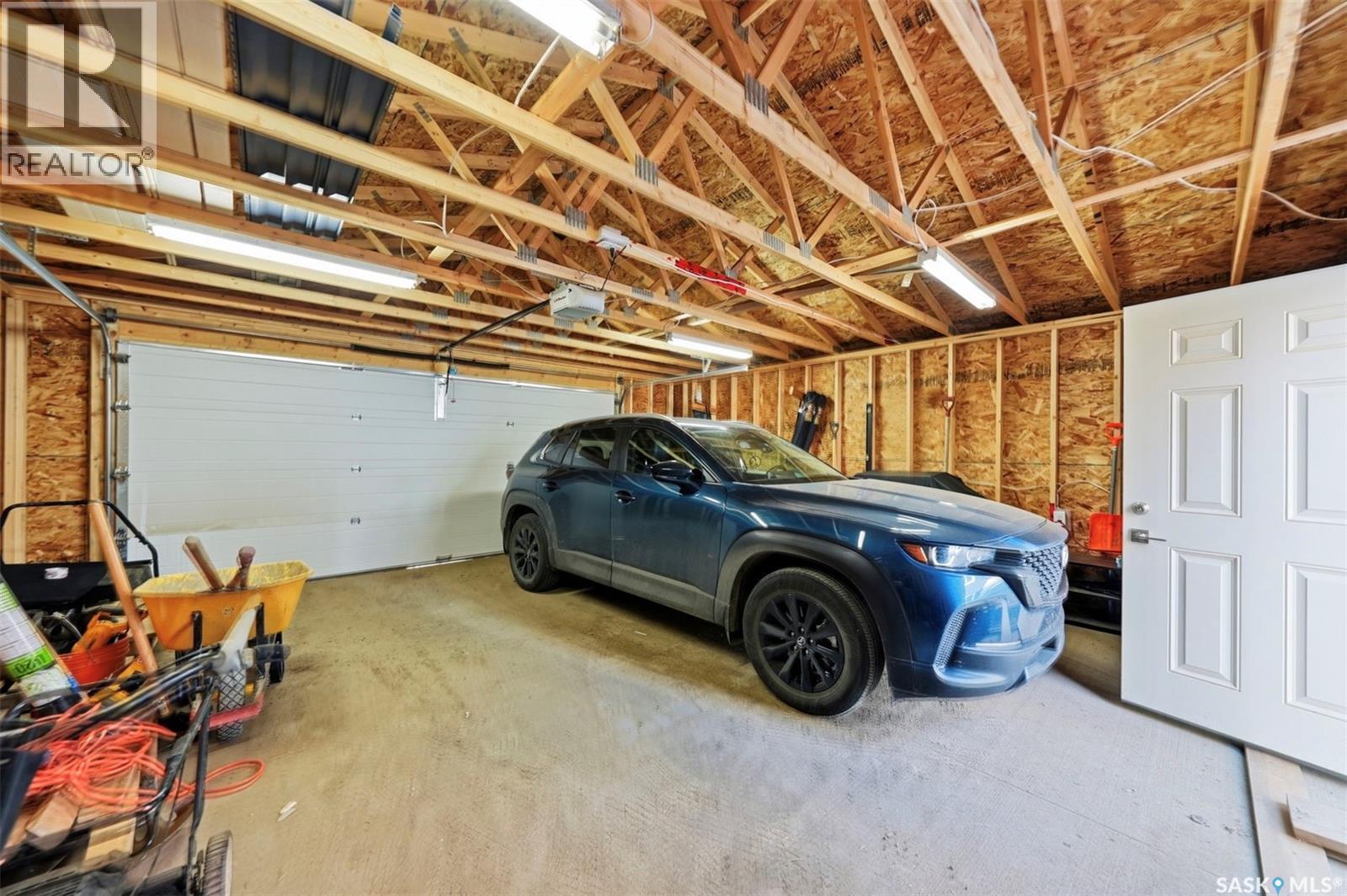 562 Stilling Way, Saskatoon, SK