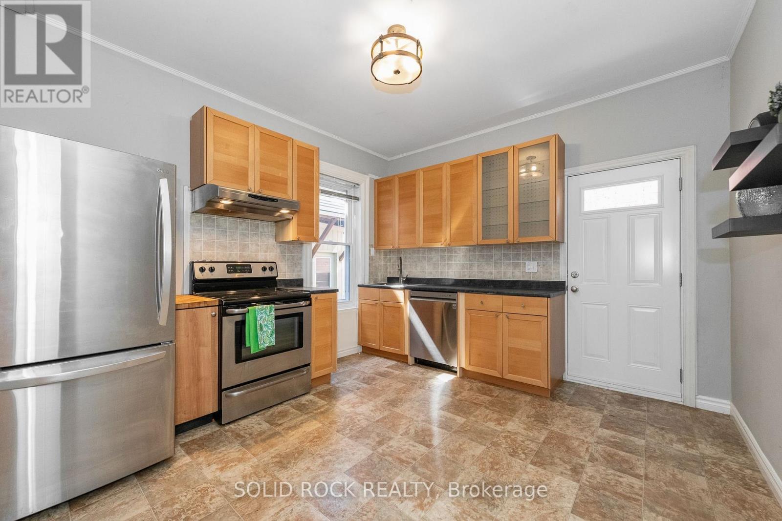 134 Concord Street S, Ottawa, ON