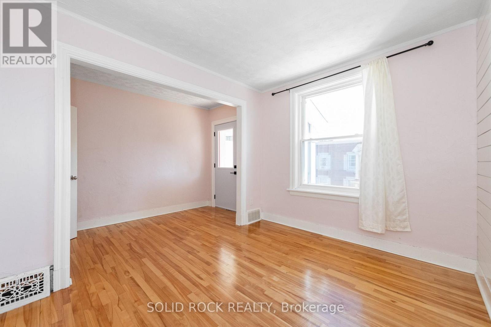 134 Concord Street S, Ottawa, ON
