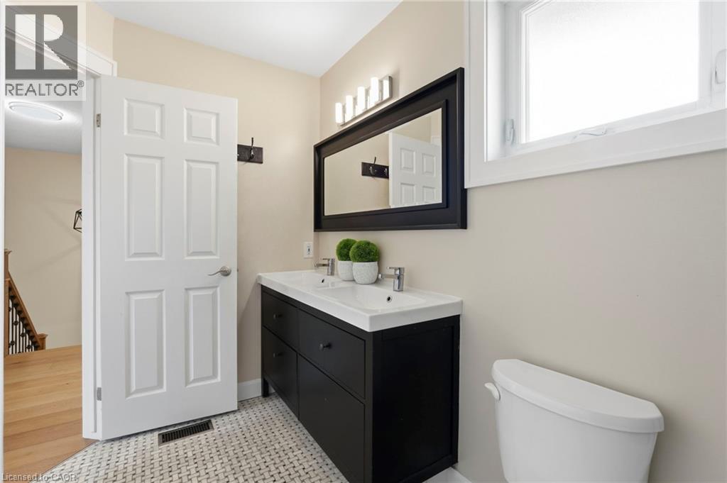 18 Sable Drive, Ancaster, ON