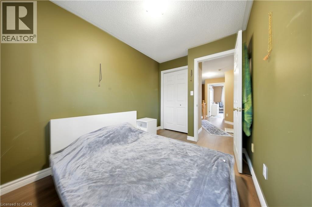 Wood-finish flooring - 384 Limeridge Road E Unit# 16, Hamilton, ON