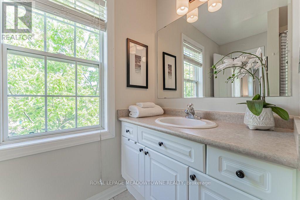 1116 Barclay Circle, Milton, ON