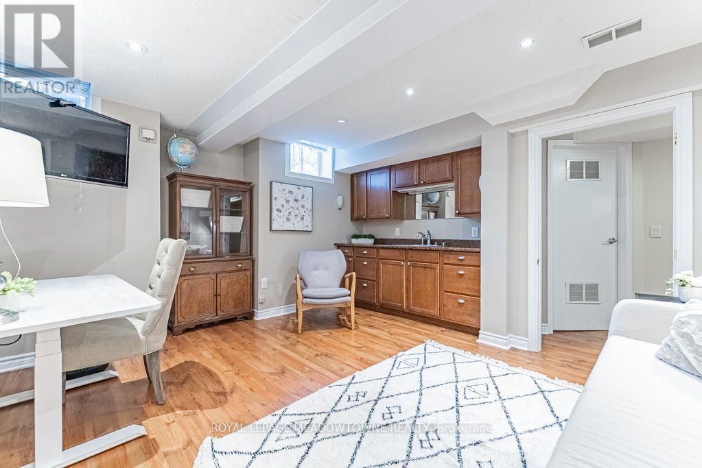 1116 Barclay Circle, Milton, ON