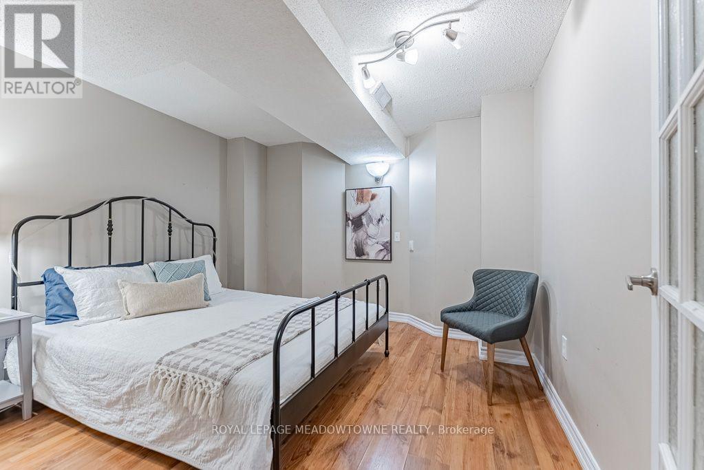 1116 Barclay Circle, Milton, ON