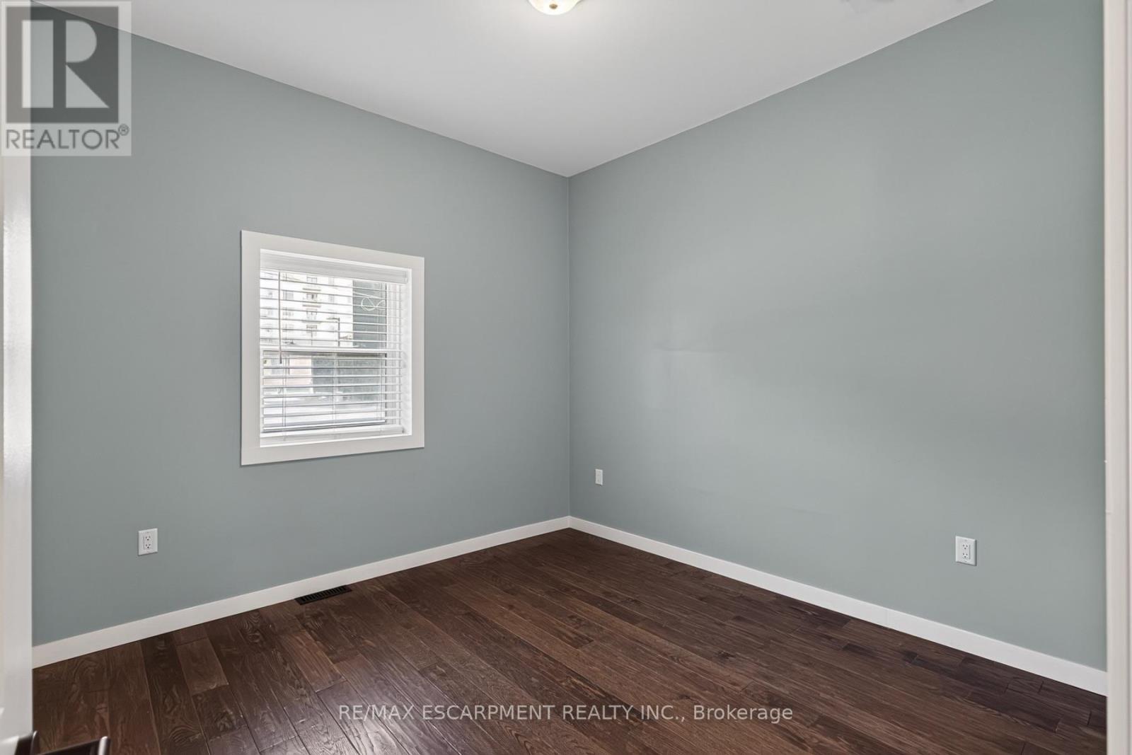 21 Cedar Street, Cambridge, ON