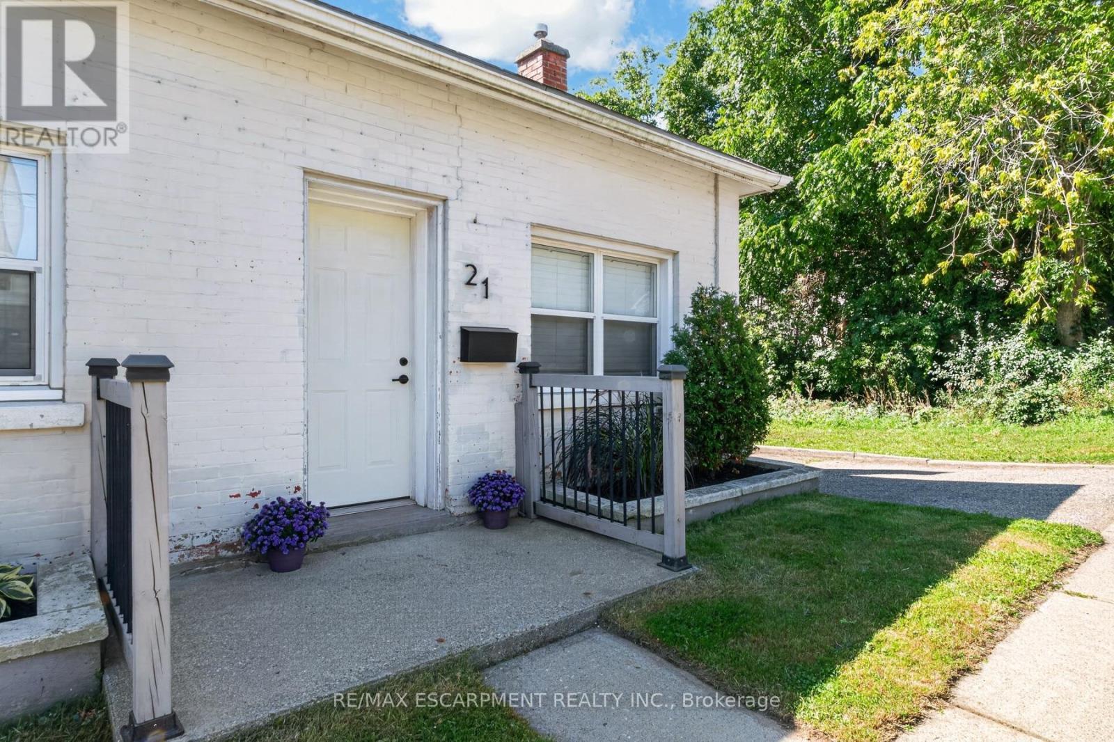 21 Cedar Street, Cambridge, ON