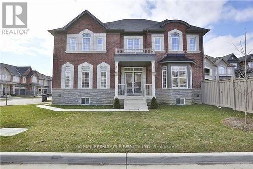 8 ARROWSTONE COURT  Brampton, ON L6R 3T5