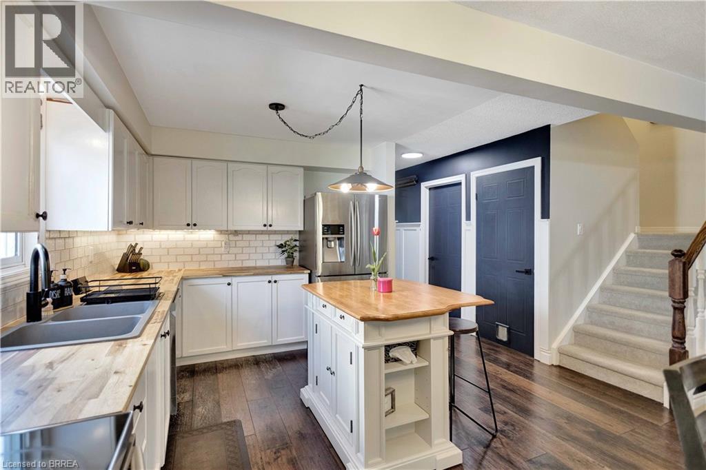 26 Scottacres Boulevard, Caledonia, ON