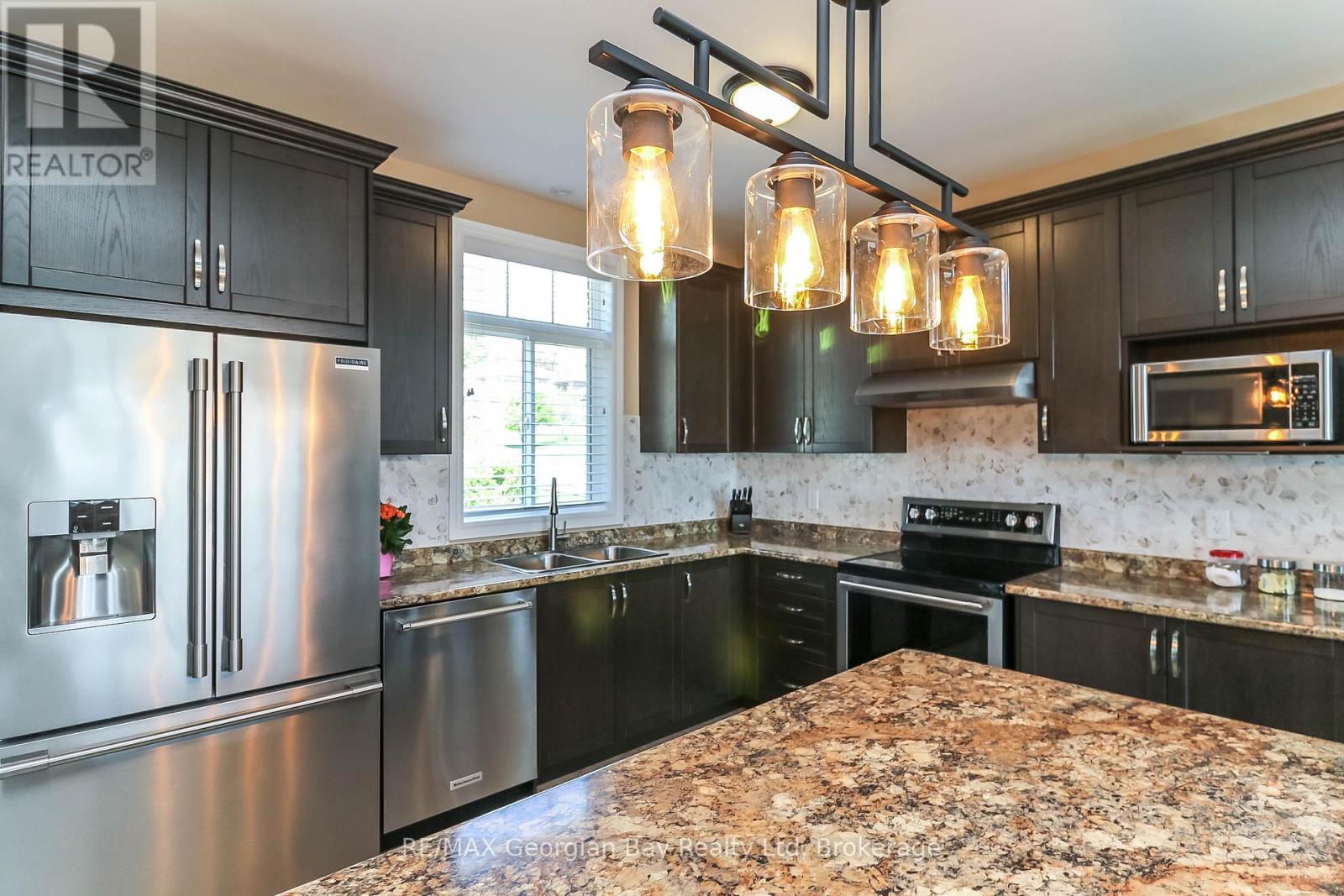 936 Jordeli Lane, Midland, ON