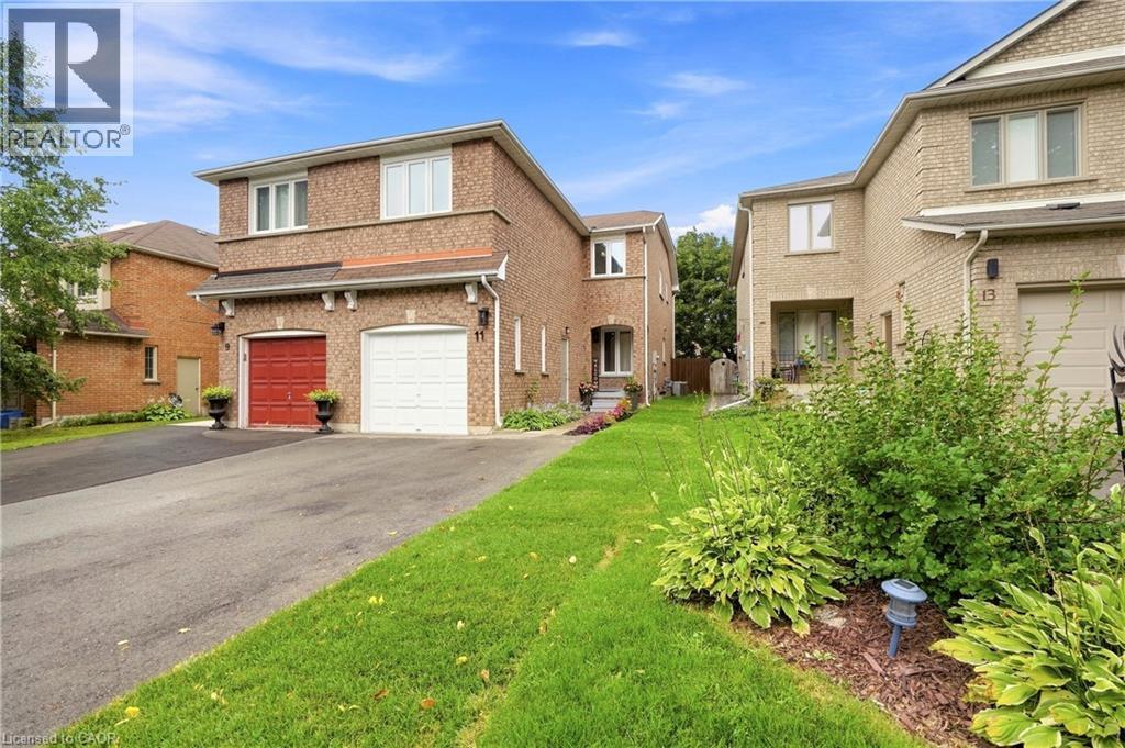 11 Wakefield Lane, Waterdown, ON